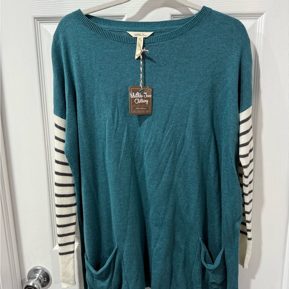 Matilda Jane Sweaters - NWT Matilda Jane Turquoise Knit Top with striped sleeve, size M